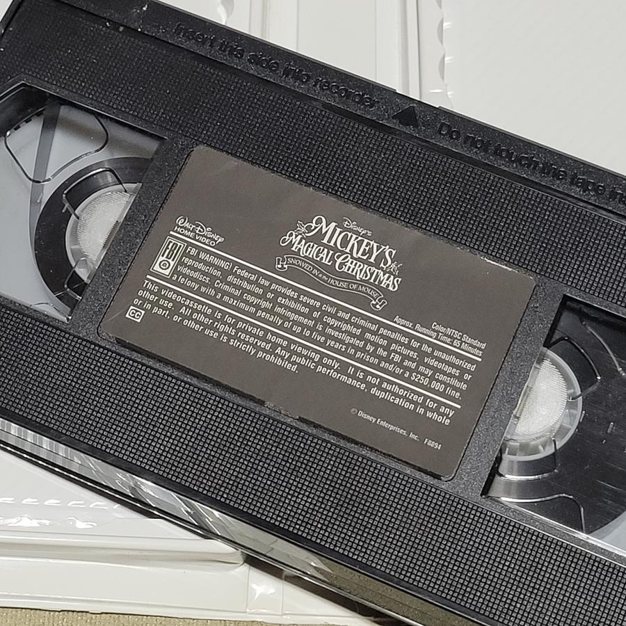 Mickey's Magical Christmas: Snowed In at the House of Mouse alt 3