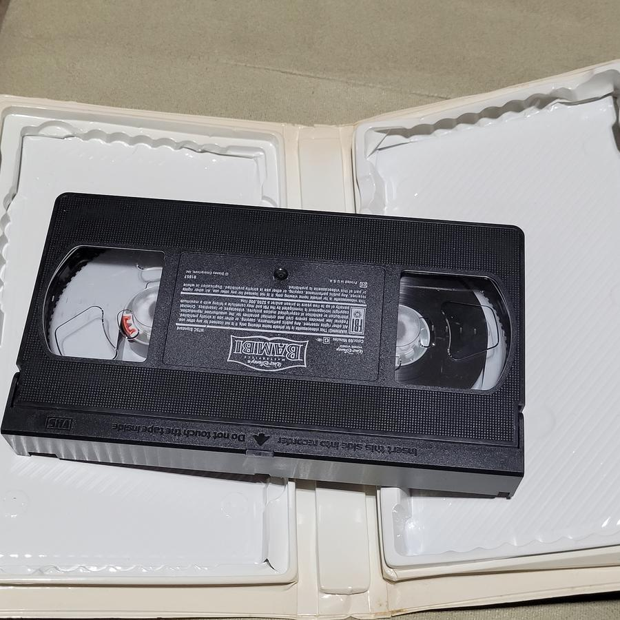 Walt Disney's Masterpiece Bambi alt 3